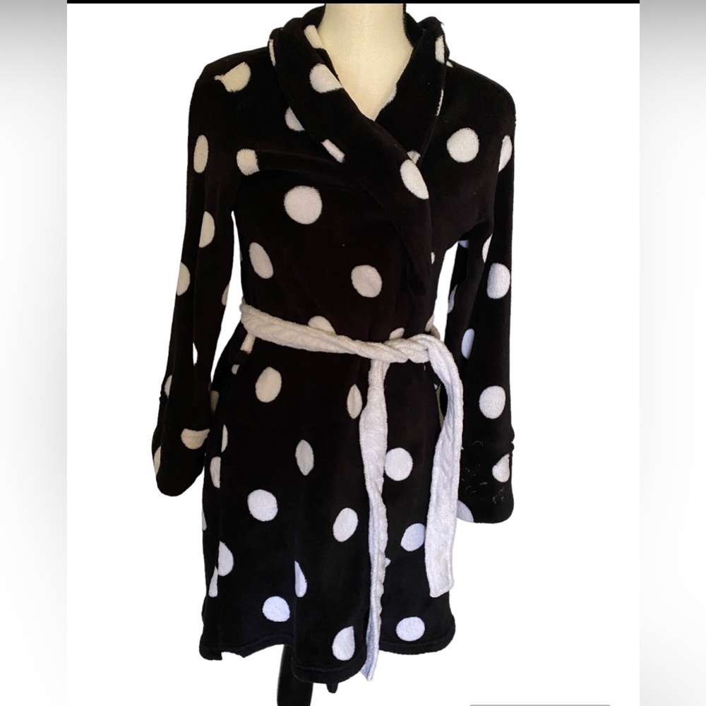 Victoria Secret polka dot robe size XS fleece white black